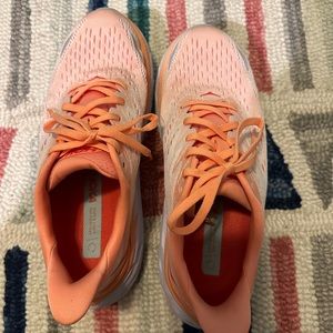 HOKA Clifton 8 size 7.5